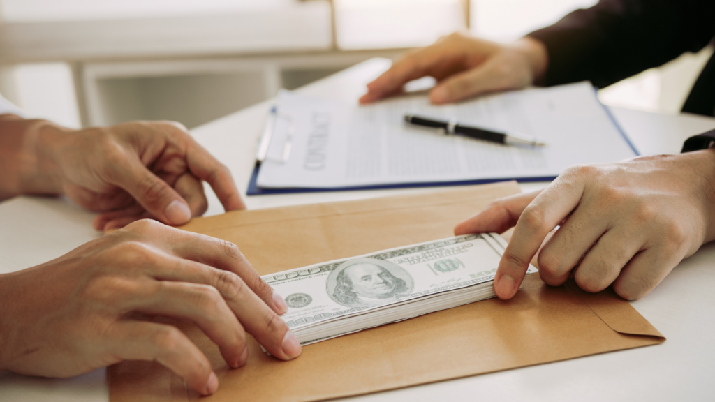 How Do People Buy Houses with Cash Instead of a Loan?